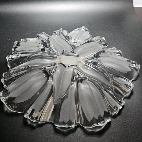 Mikasa Crystal Satin Tulip Platter 9" frosted raise relief floral serving plate - Picture 5 of 8